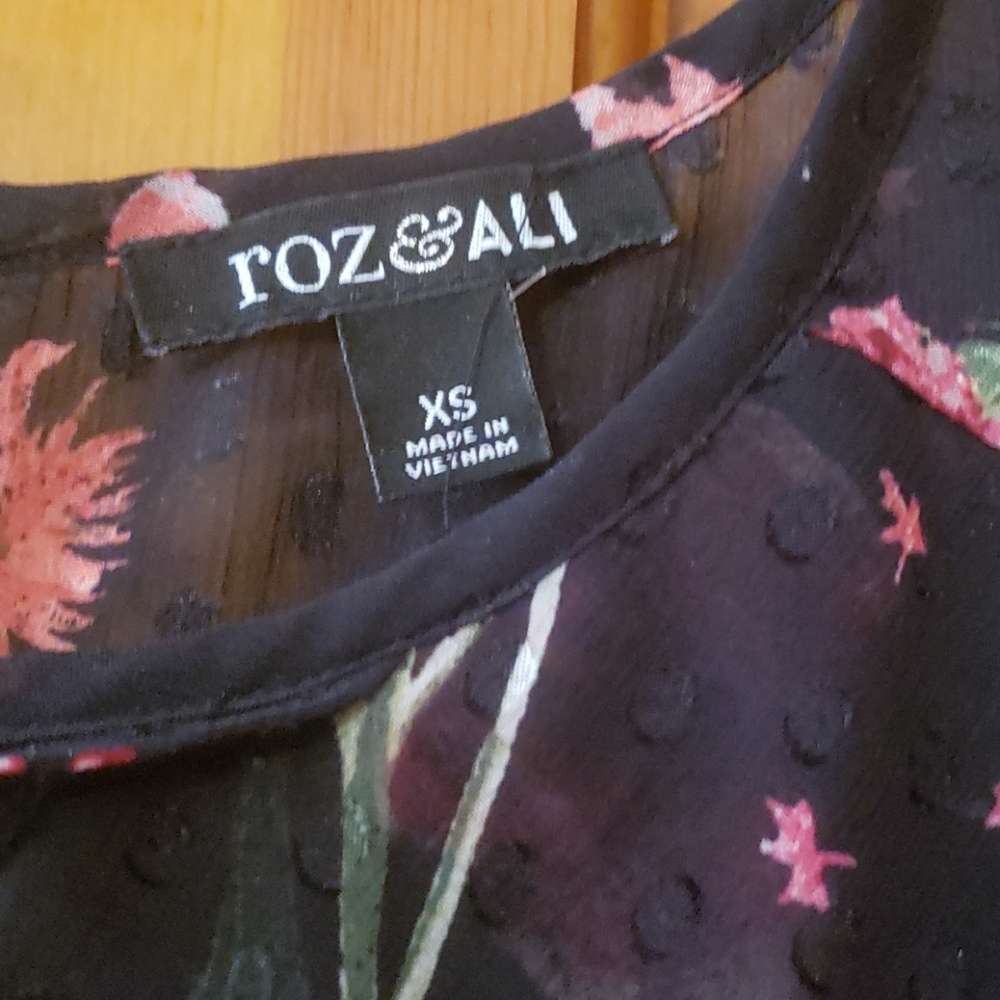 Roz & Ali Black Cold Shoulder Blouse Lined Size XS Women's EUC - Picture 2 of 5